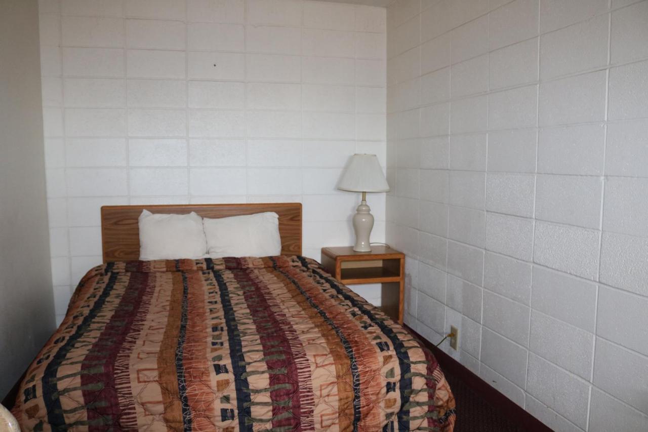 Dakota Inn Huron Kültér fotó